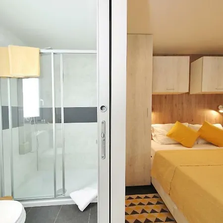 Kemping Naturist Camping Fkk Sovinje, Island Pasman - Mobile Homes & Glamping Tents Tkon
