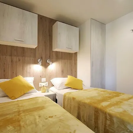 Kemping Naturist Camping Fkk Sovinje, Island Pasman - Mobile Homes & Glamping Tents Tkon