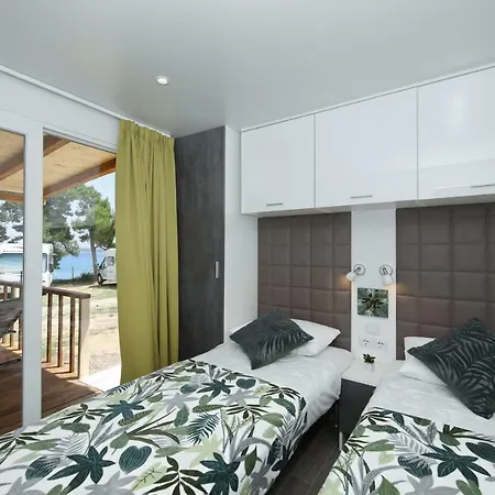 Naturist Camping Fkk Sovinje, Island Pasman - Mobile Homes & Glamping Tents Kemping